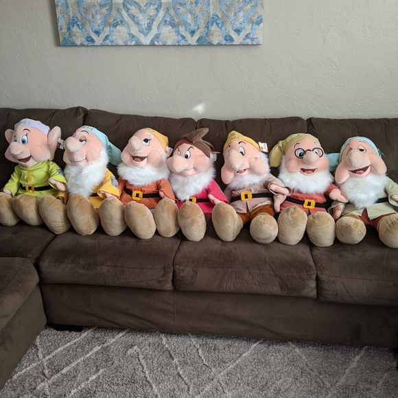 The Disney Store Plush Seven Dwarves (Large) - Picture 1 of 5